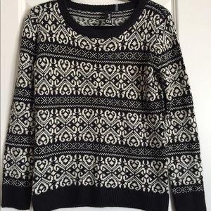 Black & white patterned sweater.